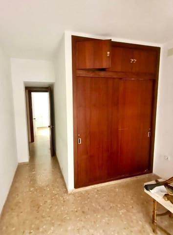 3 bedroom Flat for sale in Córdoba city - € 240,000 (Ref: 9630108)