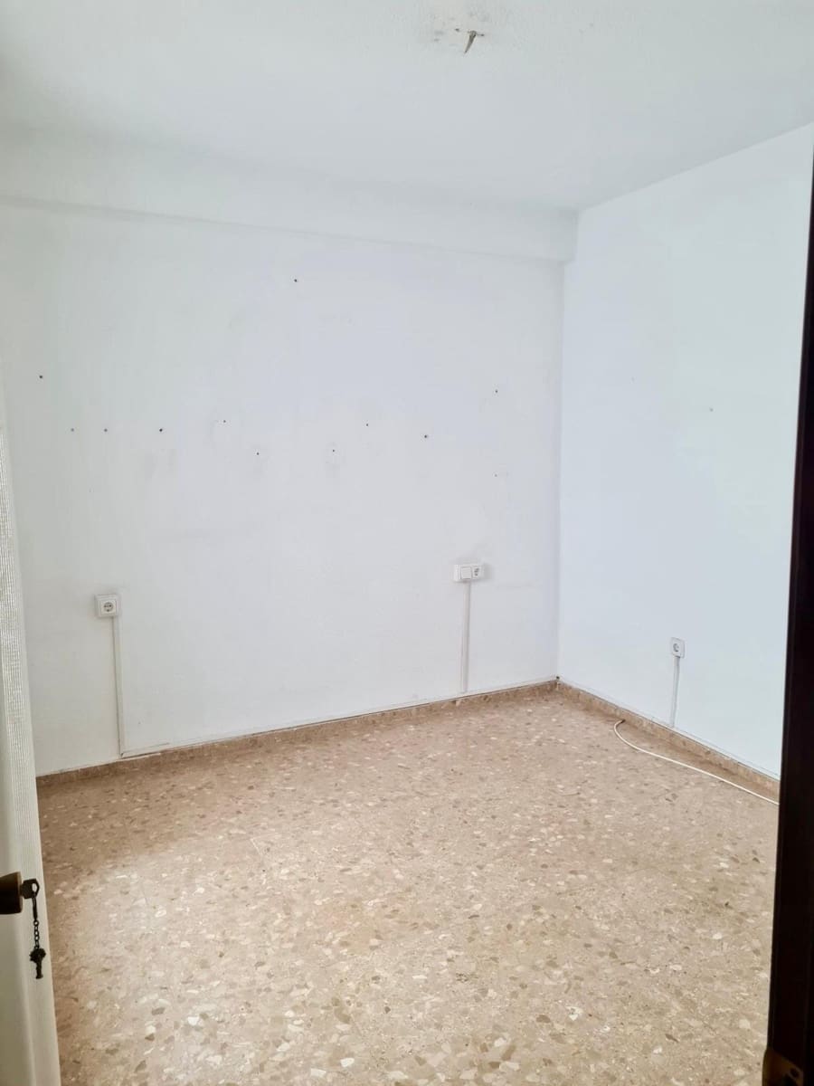 3 bedroom Flat for sale in Cordoba city - € 240,000 (Ref: 9630108)