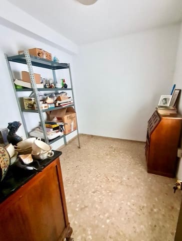 3 bedroom Flat for sale in Córdoba city - € 240,000 (Ref: 9630108)
