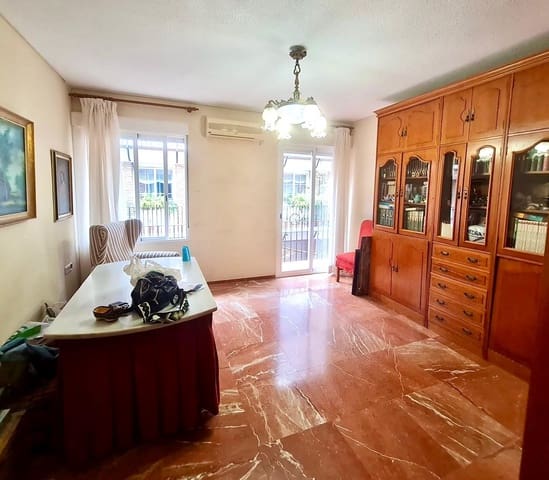 3 bedroom Flat for sale in Córdoba city - € 240,000 (Ref: 9630108)