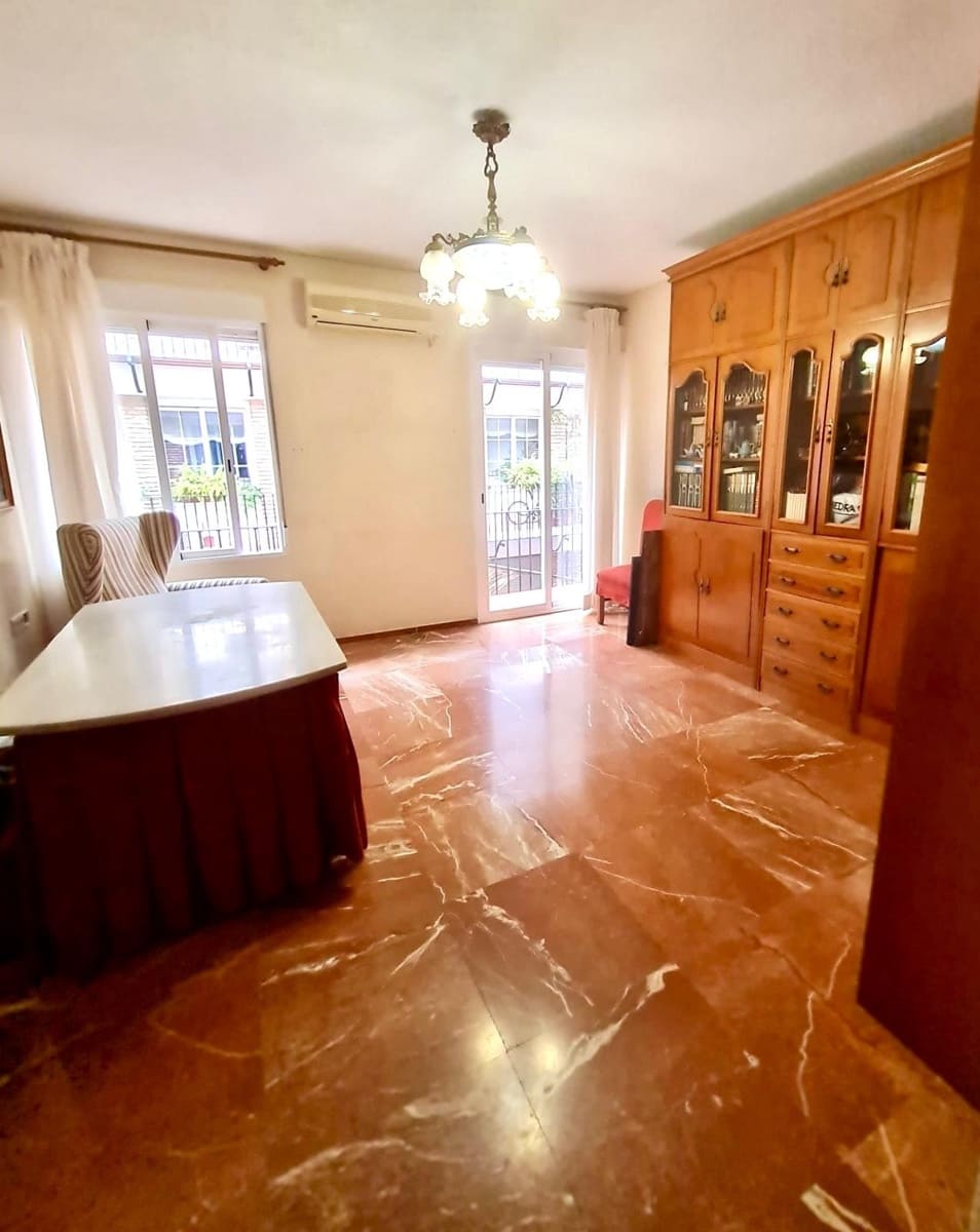 3 bedroom Flat for sale in Cordoba city - € 240,000 (Ref: 9630108)