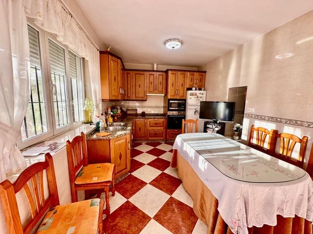 4 makuuhuone Omakotitalo myytävänä paikassa Fuente Obejuna mukana 
autotalli - 110 000 € (Ref: 9630109)