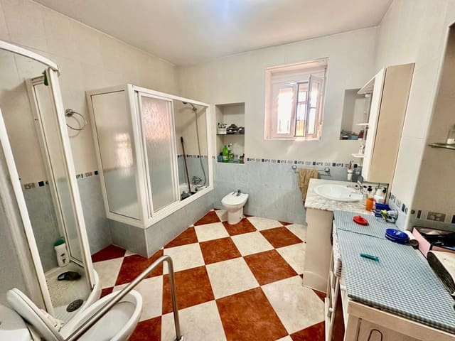 4 makuuhuone Omakotitalo myytävänä paikassa Fuente Obejuna mukana 
autotalli - 110 000 € (Ref: 9630109)