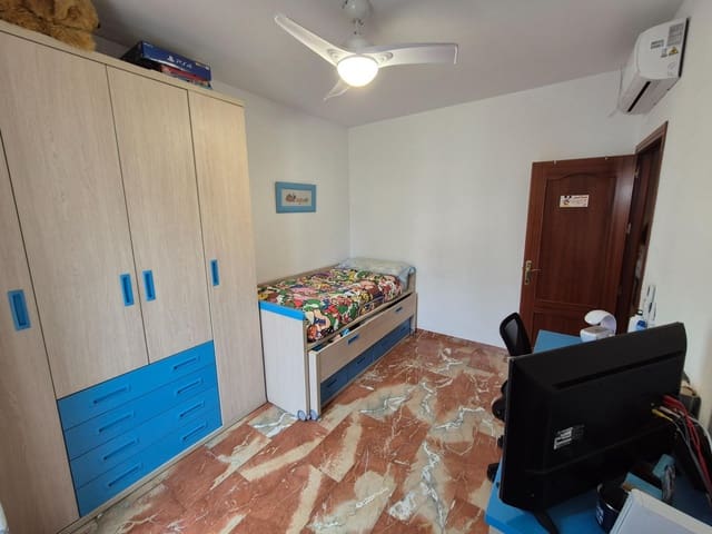 3 makuuhuone Huvila myytävänä paikassa Guadalcázar mukana uima-altaan - 125 000 € (Ref: 9634396)