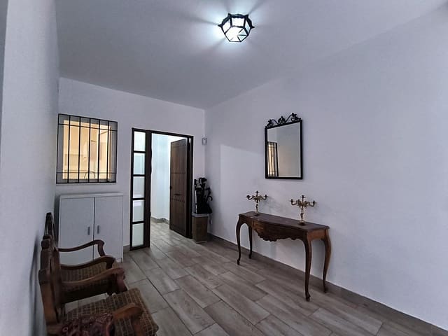 3 bedroom Flat for sale in Huerta de la Reina, Córdoba city - € 154,000 (Ref: 9637699)