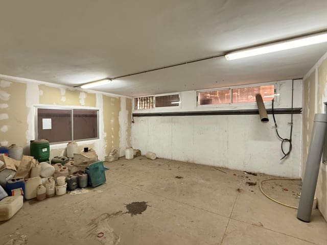 Erhverv til salg i Córdoba by med garage - € 790.000 (Ref: 9637702)