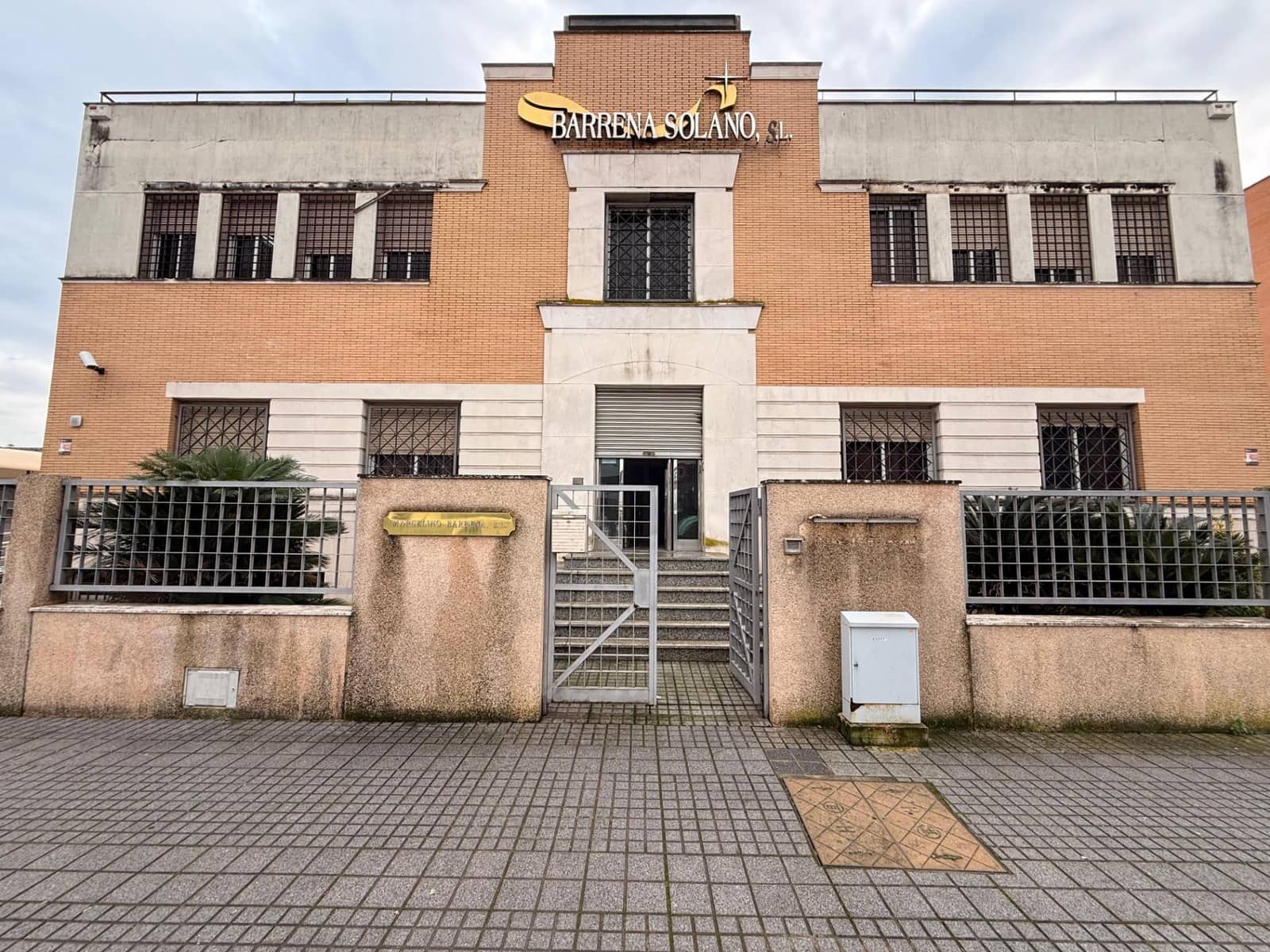 Erhverv til salg i Cordoba by med garage - € 790.000 (Ref: 9637702)