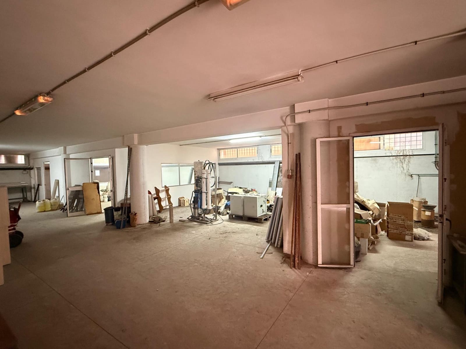 Erhverv til salg i Cordoba by med garage - € 790.000 (Ref: 9637702)