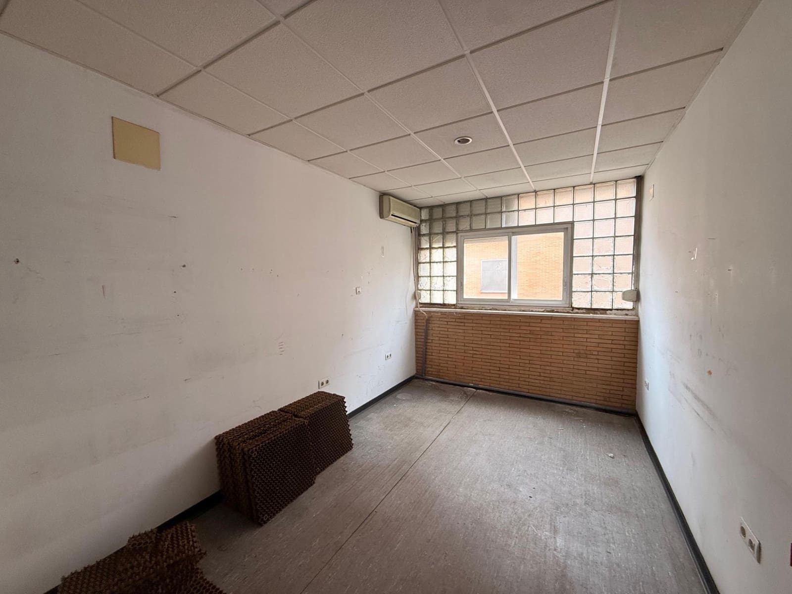 Erhverv til salg i Cordoba by med garage - € 790.000 (Ref: 9637702)