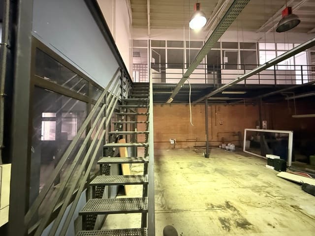 Erhverv til salg i Córdoba by med garage - € 790.000 (Ref: 9637702)