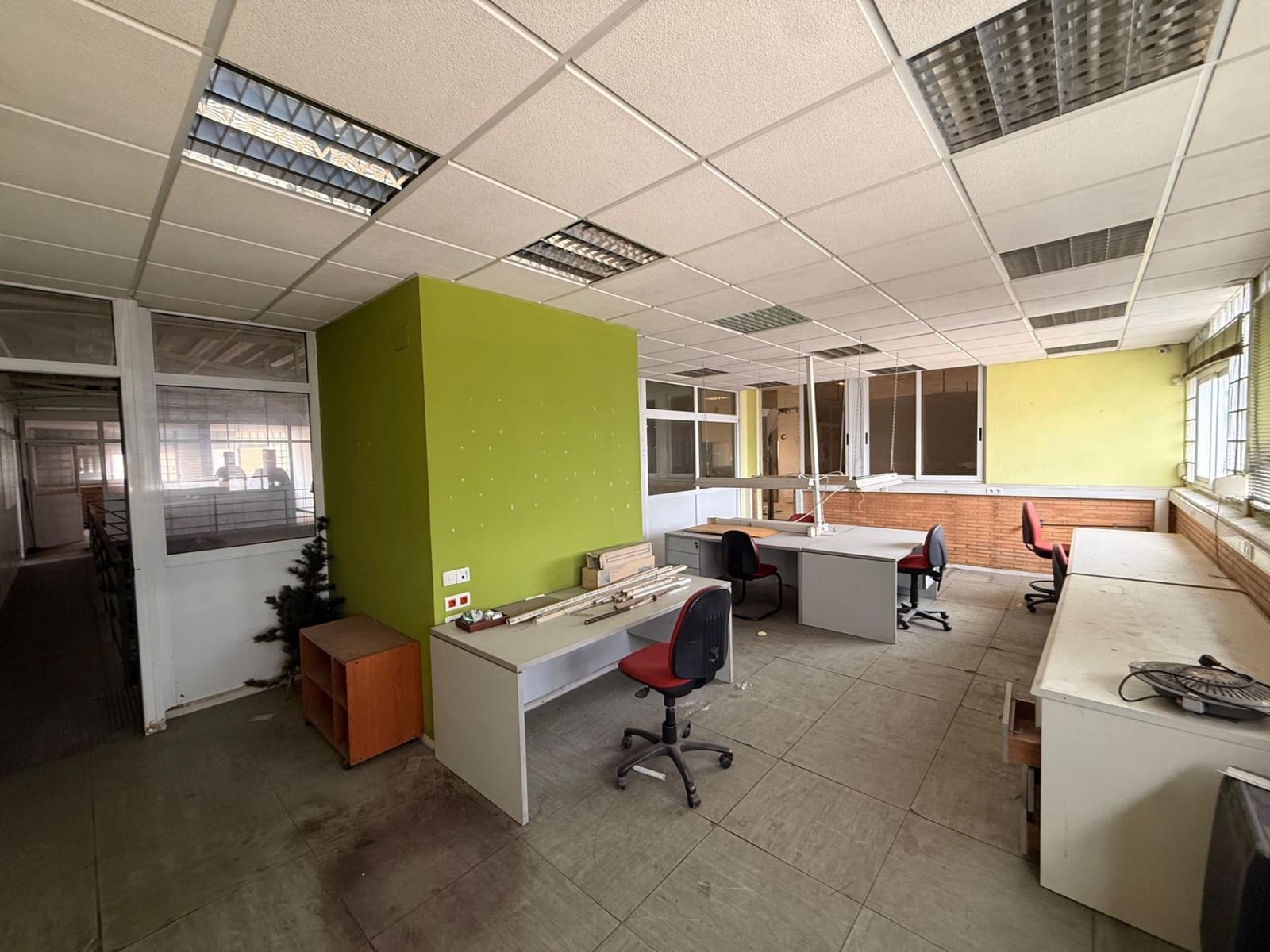 Erhverv til salg i Cordoba by med garage - € 790.000 (Ref: 9637702)