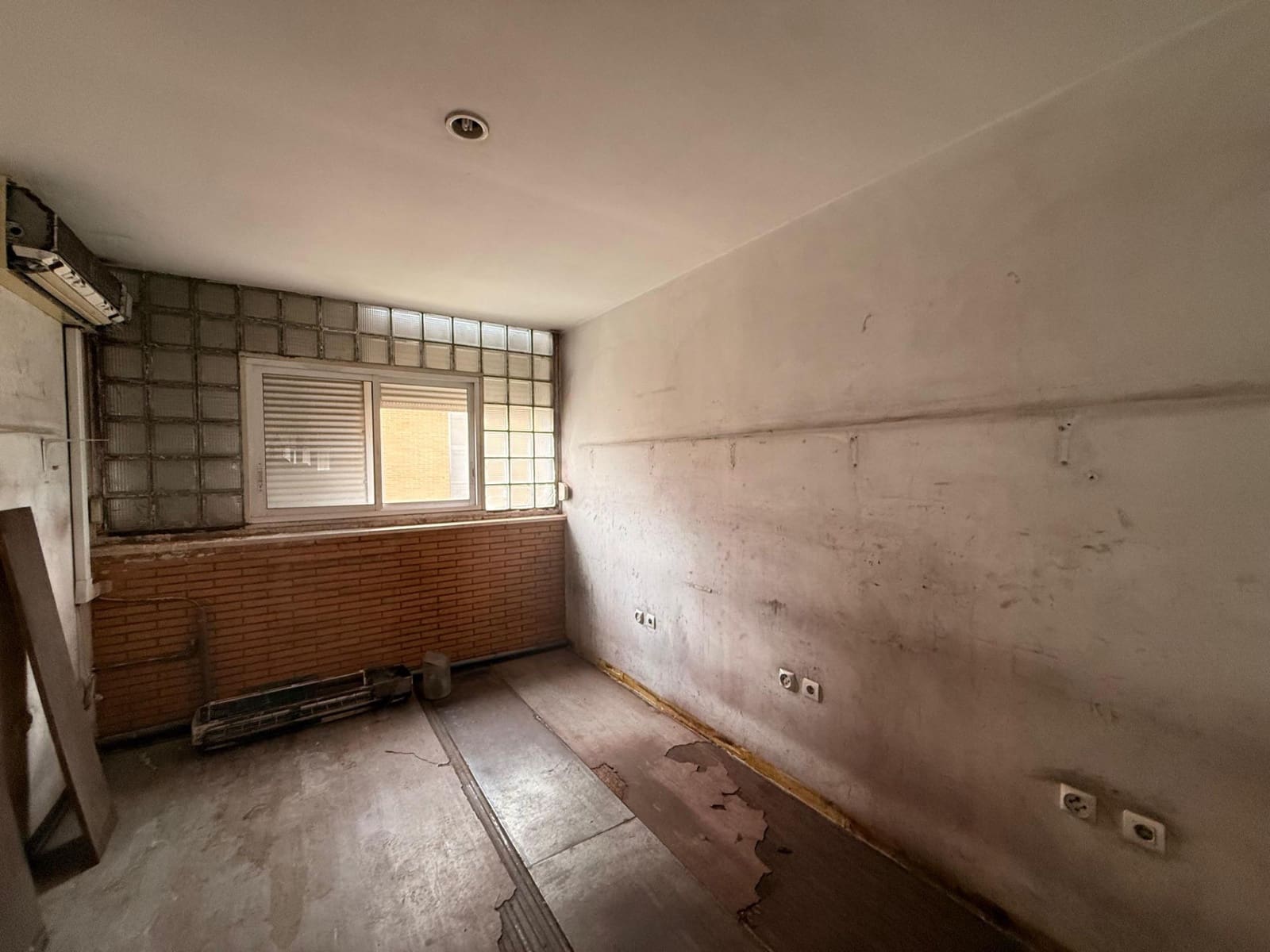 Erhverv til salg i Cordoba by med garage - € 790.000 (Ref: 9637702)