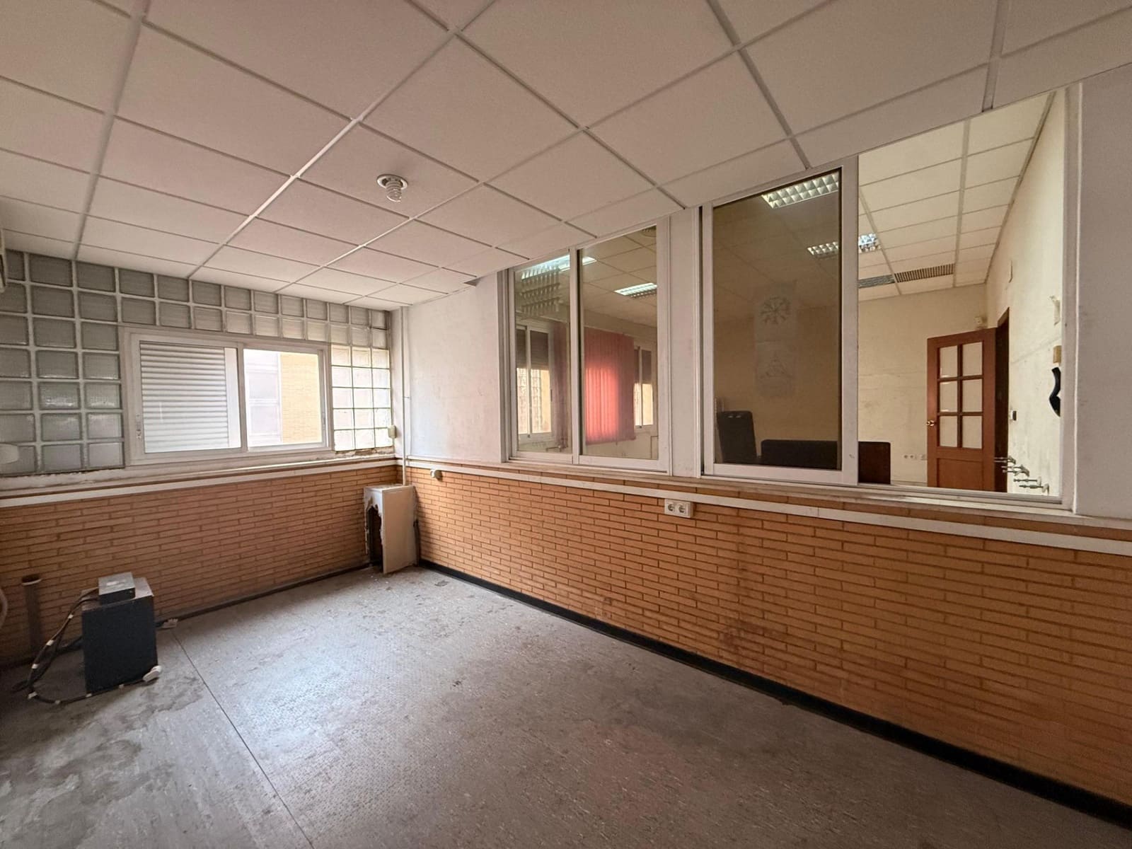 Erhverv til salg i Cordoba by med garage - € 790.000 (Ref: 9637702)