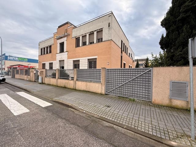 Erhverv til salg i Córdoba by med garage - € 790.000 (Ref: 9637702)