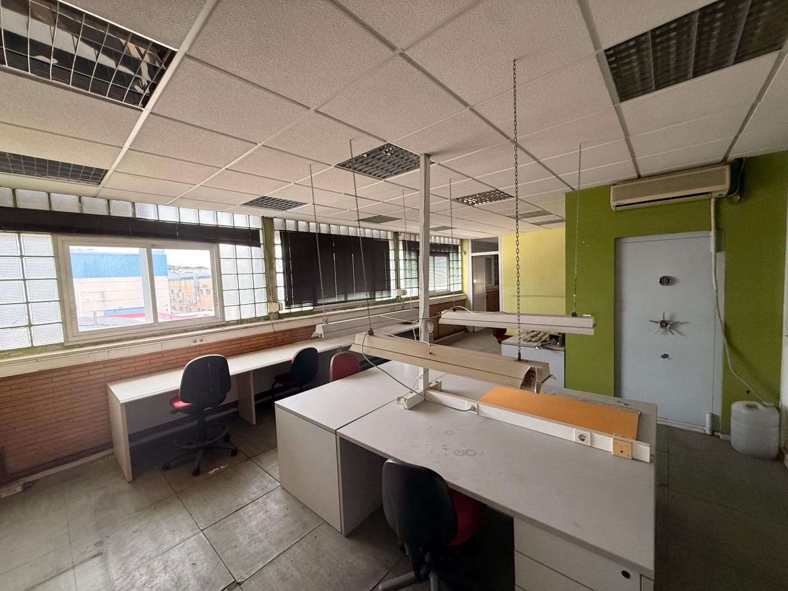 Erhverv til salg i Cordoba by med garage - € 790.000 (Ref: 9637702)