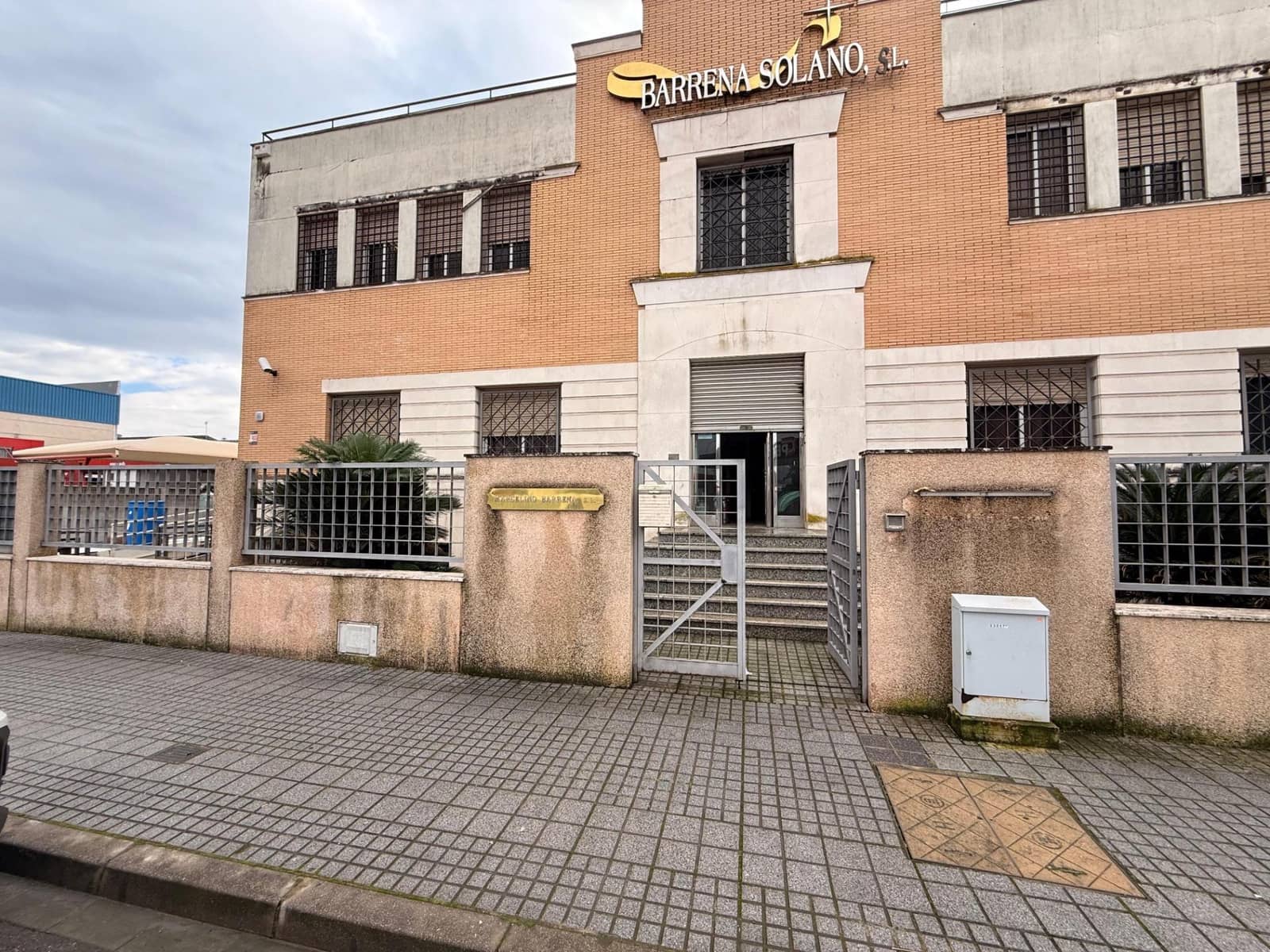 Erhverv til salg i Cordoba by med garage - € 790.000 (Ref: 9637702)