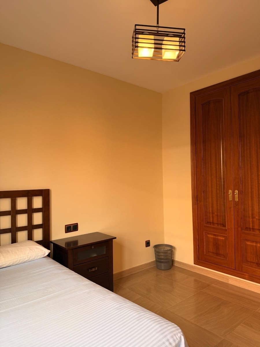 4 sypialnia Mieszkanie na sprzedaż w Miasto Kordoba z garażem - 370 000 € (Ref: 9645120)