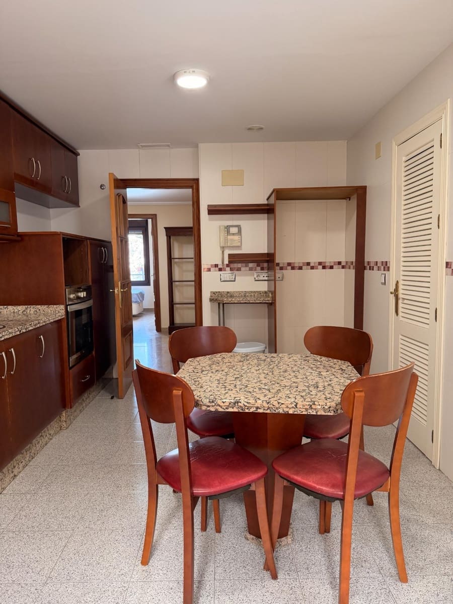 4 sypialnia Mieszkanie na sprzedaż w Miasto Kordoba z garażem - 370 000 € (Ref: 9645120)