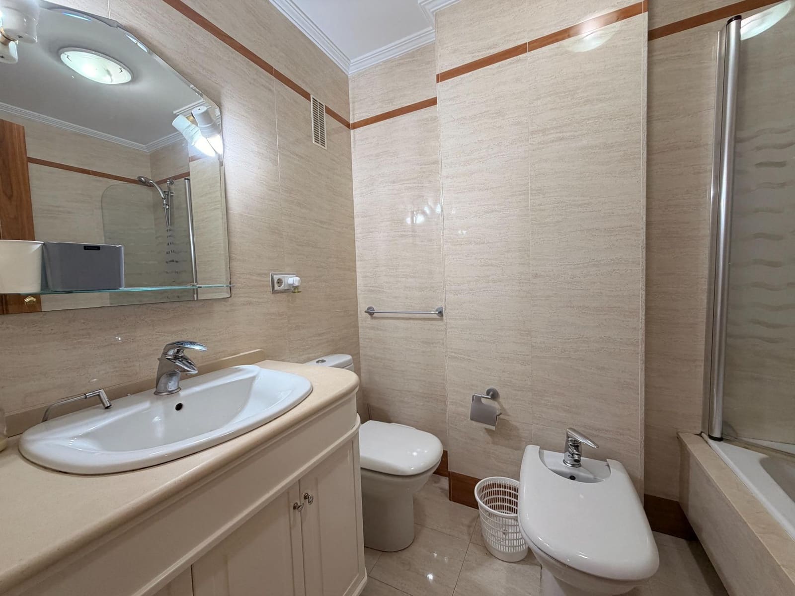 4 sypialnia Mieszkanie na sprzedaż w Miasto Kordoba z garażem - 370 000 € (Ref: 9645120)