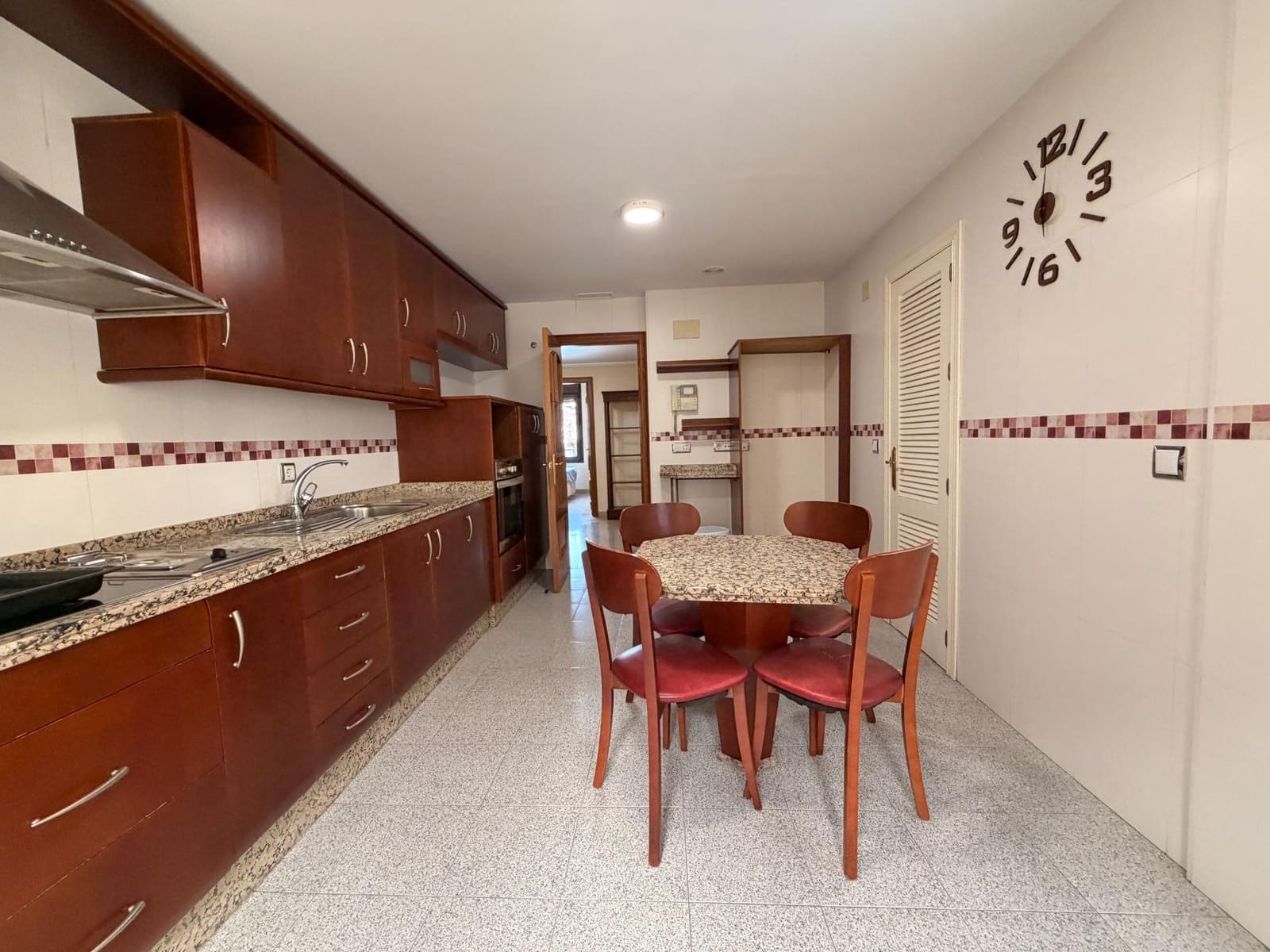 4 sypialnia Mieszkanie na sprzedaż w Miasto Kordoba z garażem - 370 000 € (Ref: 9645120)