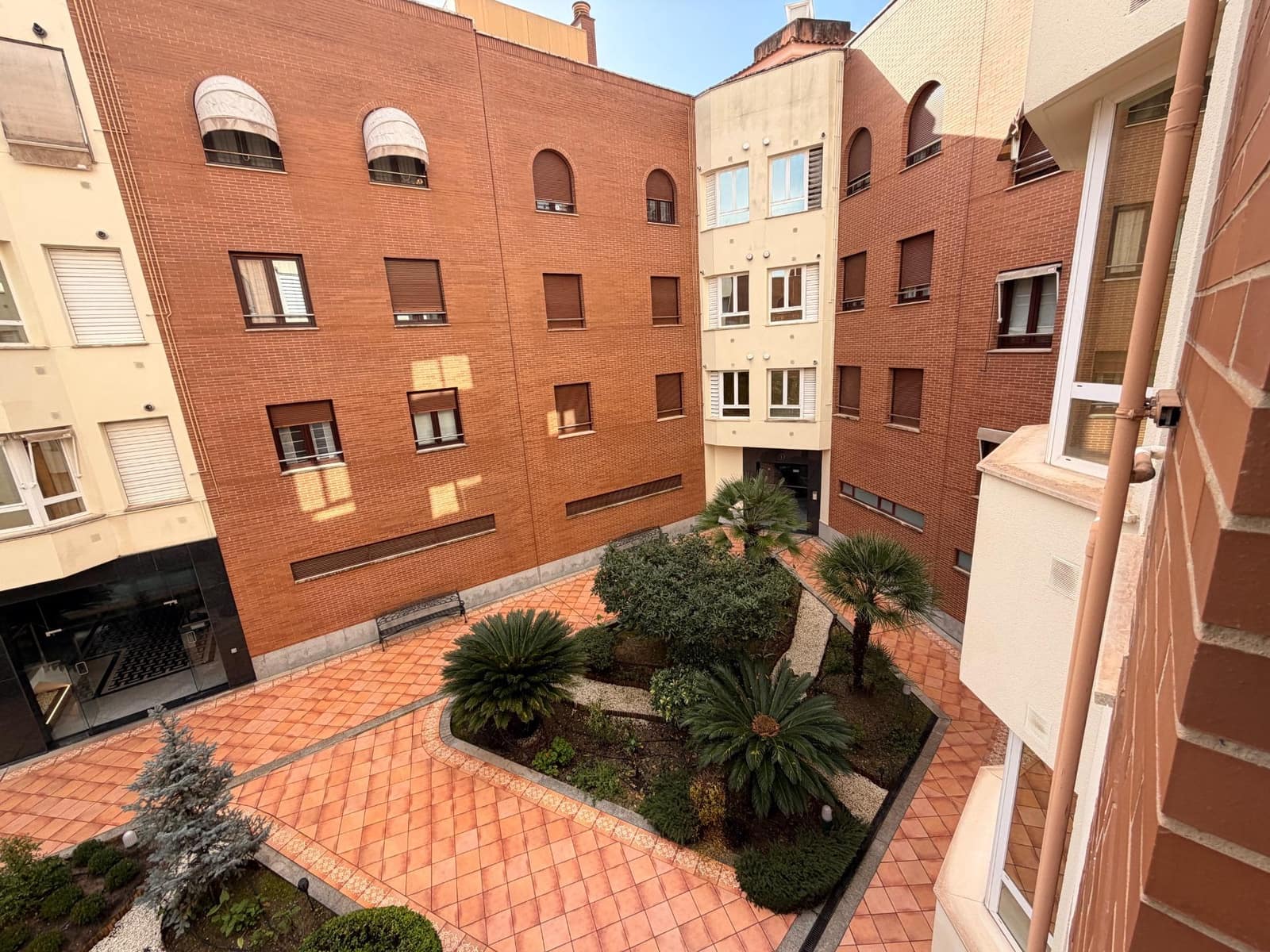 4 sypialnia Mieszkanie na sprzedaż w Miasto Kordoba z garażem - 370 000 € (Ref: 9645120)