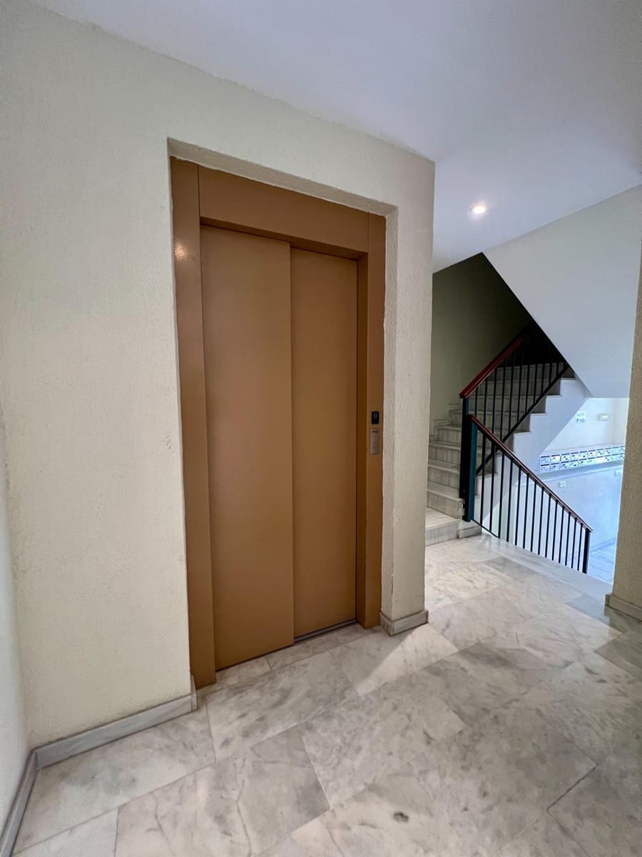 3 makuuhuone Huoneisto myytävänä paikassa Fuengirola mukana 
autotalli - 330 000 € (Ref: 9648256)