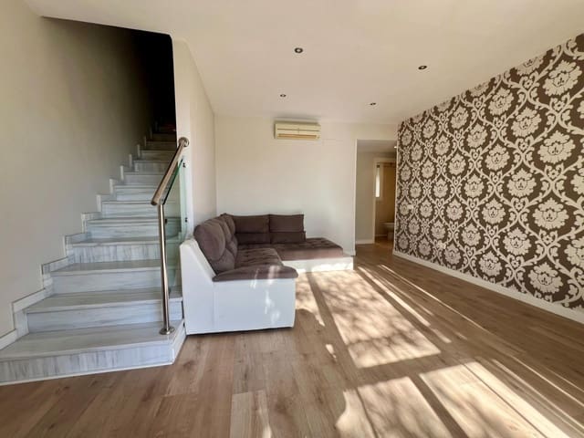 3 makuuhuone Huoneisto myytävänä paikassa Los Boliches , Fuengirola mukana 
autotalli - 330 000 € (Ref: 9648256)