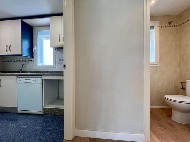 3 makuuhuone Huoneisto myytävänä paikassa Los Boliches , Fuengirola mukana 
autotalli - 330 000 € (Ref: 9648256)