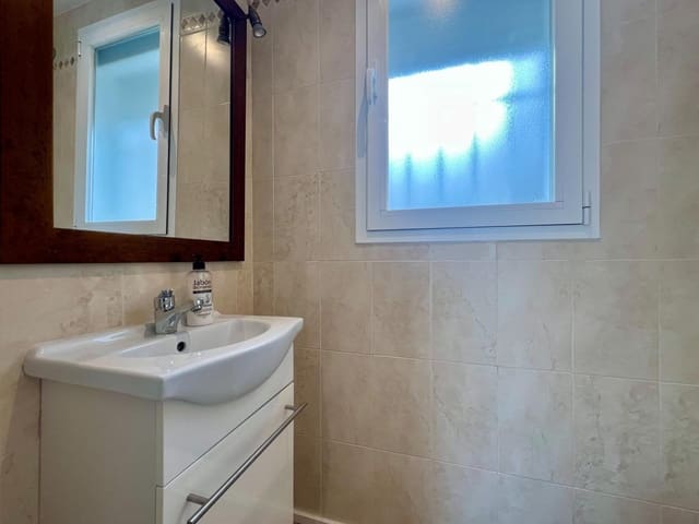 3 makuuhuone Huoneisto myytävänä paikassa Los Boliches , Fuengirola mukana 
autotalli - 330 000 € (Ref: 9648256)