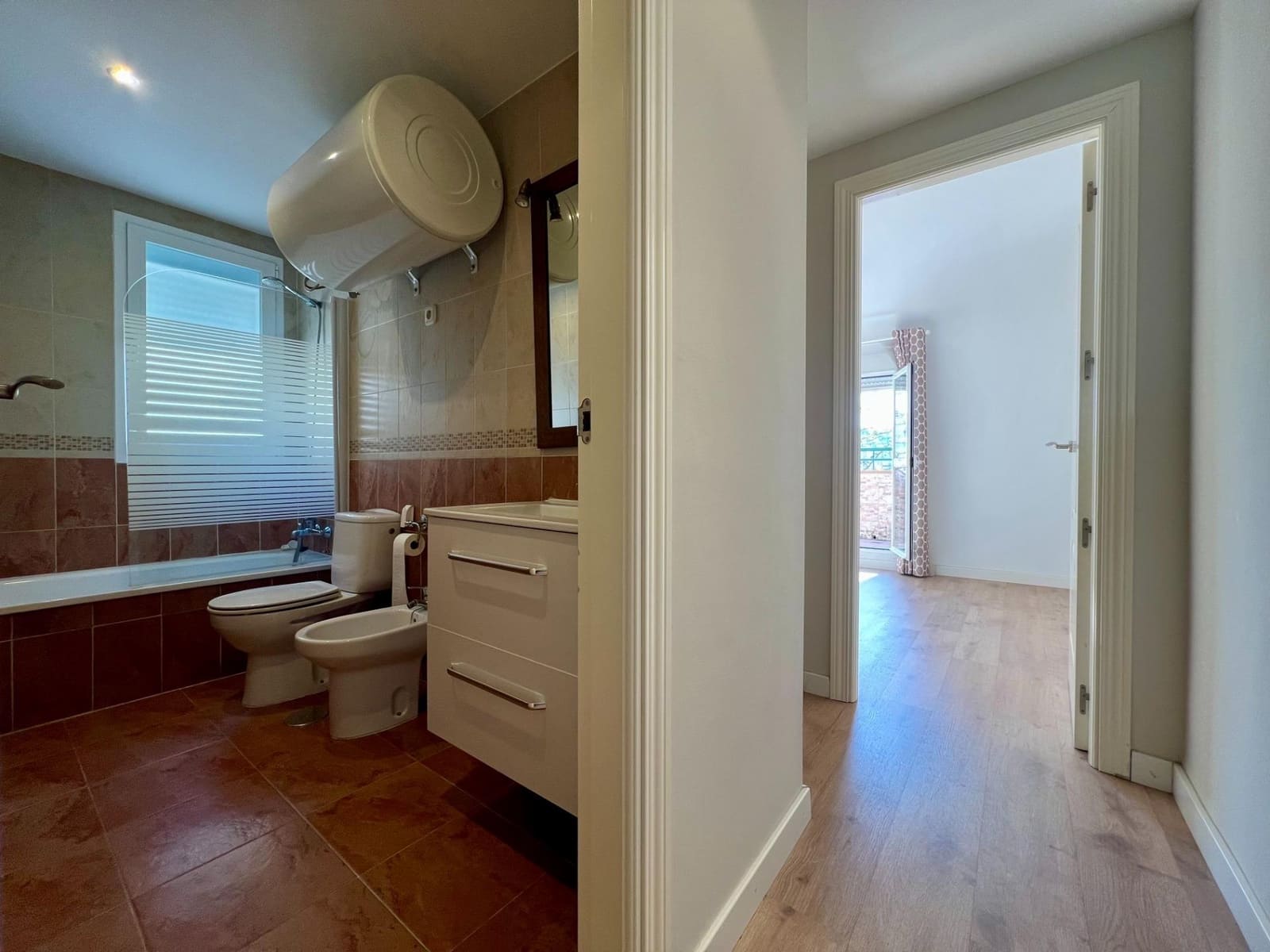 3 makuuhuone Huoneisto myytävänä paikassa Fuengirola mukana 
autotalli - 330 000 € (Ref: 9648256)