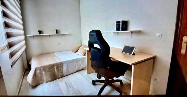 4 quarto Apartamento para venda em Ciudad Jardín, Córdova cidade - 269 000 € (Ref: 9679930)