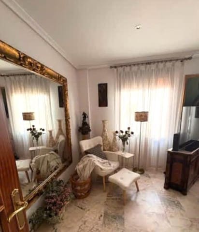 4 makuuhuone Rivitalo myytävänä paikassa Córdoba kaupunki mukana 
autotalli - 255 500 € (Ref: 9679931)