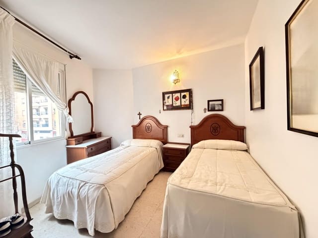 3 soveværelse Lejlighed til salg i Córdoba by med garage - € 237.900 (Ref: 9686531)