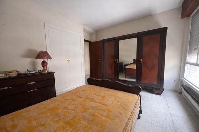 3 quarto Apartamento para venda em Ciudad Jardín, Córdova cidade - 188 000 € (Ref: 9686533)