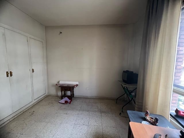 3 quarto Apartamento para venda em Ciudad Jardín, Córdova cidade - 188 000 € (Ref: 9686533)