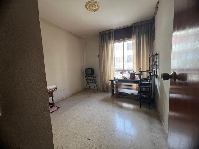3 quarto Apartamento para venda em Ciudad Jardín, Córdova cidade - 188 000 € (Ref: 9686533)