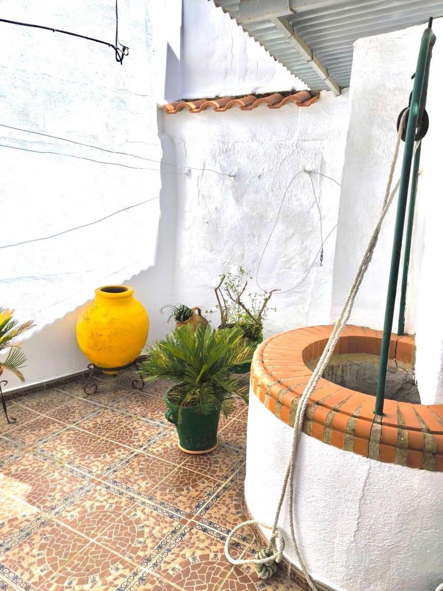 5 bedroom Townhouse for sale in Azuaga - € 57,000 (Ref: 9690688)