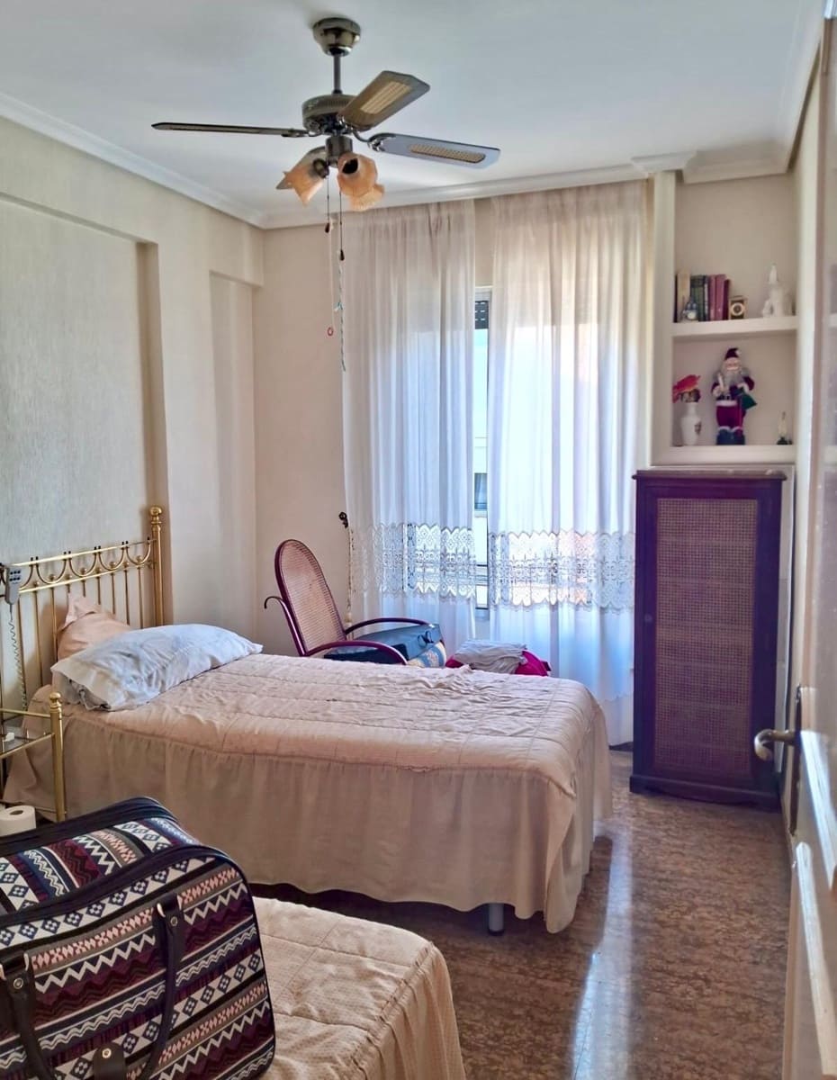 3 bedroom Flat for sale in Cordoba city - € 153,500 (Ref: 9690690)