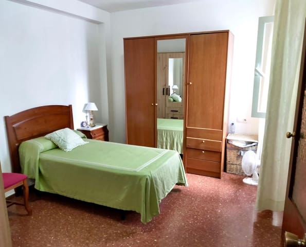 3 bedroom Flat for sale in San Lorenzo, Córdoba city - € 204,000 (Ref: 9695429)