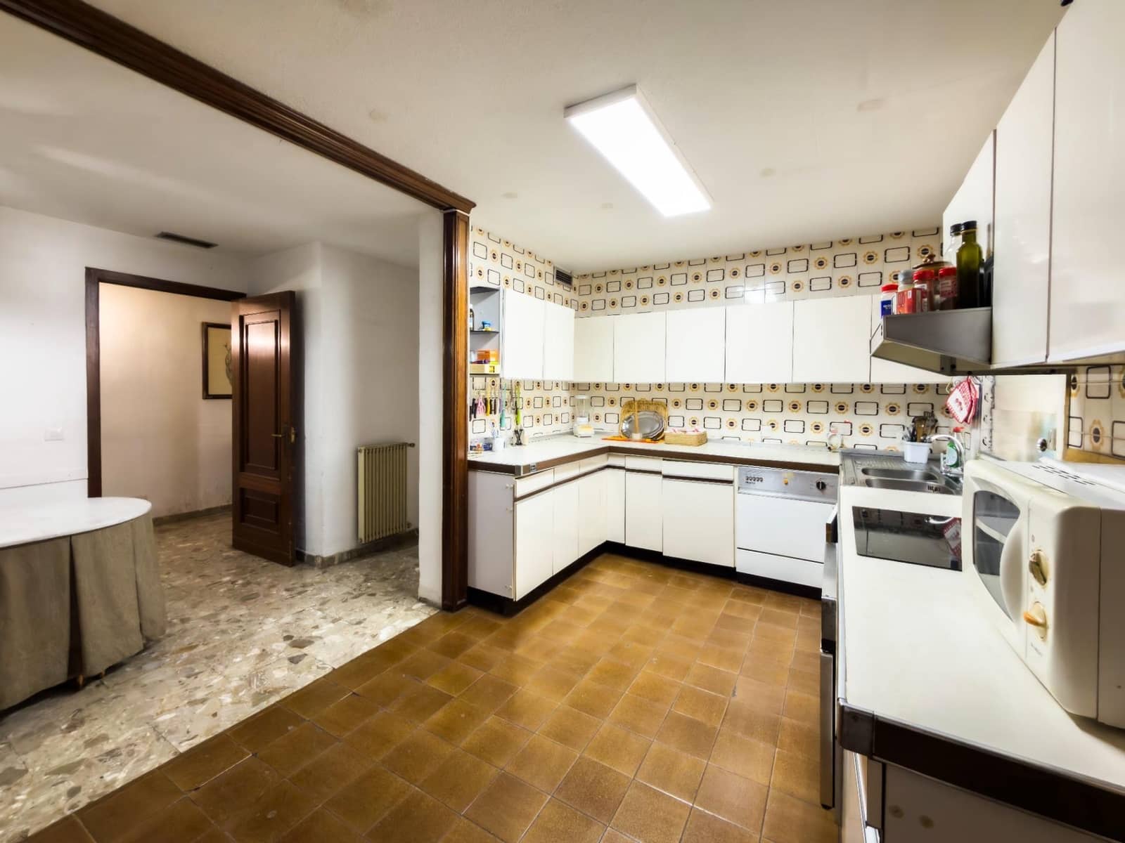 4 bedroom Flat for sale in Cordoba city with garage - € 429,000 (Ref: 9698870)