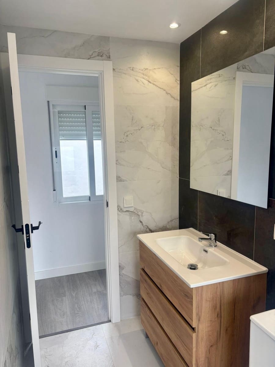 3 bedroom Flat for sale in Cordoba city - € 184,900 (Ref: 9701708)