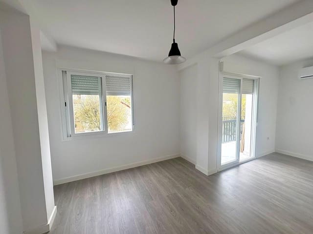 3 bedroom Flat for sale in San Cayetano, Córdoba city - € 184,900 (Ref: 9701708)