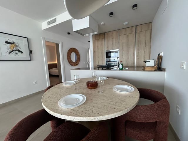 2 slaapkamer Flat te koop in Carvajal, Fuengirola met zwembad garage - € 649.000 (Ref: 9701709)