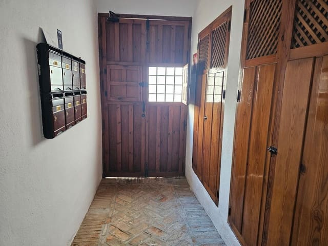 3 bedroom Apartment for sale in Catedral, Córdoba city - € 219,000 (Ref: 9701711)