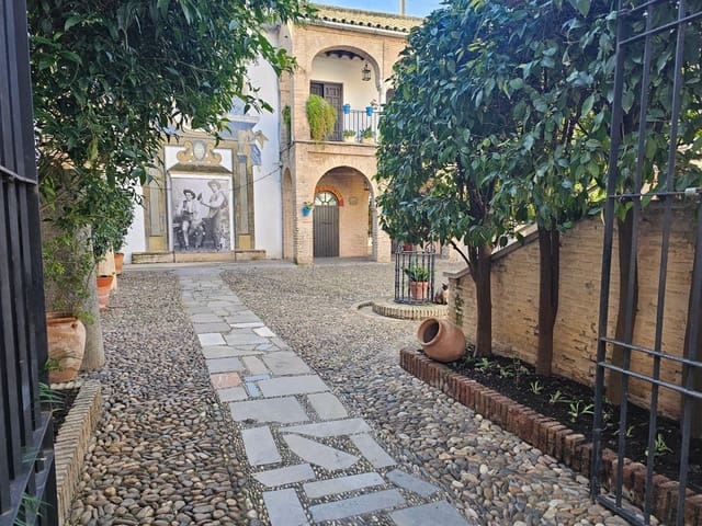 3 bedroom Apartment for sale in Catedral, Córdoba city - € 219,000 (Ref: 9701711)