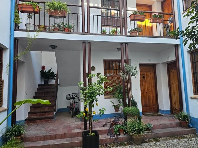 3 bedroom Apartment for sale in Catedral, Córdoba city - € 219,000 (Ref: 9701711)