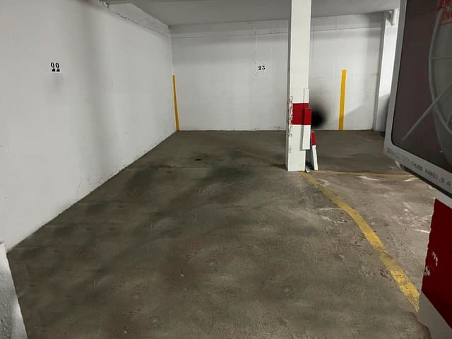 Garage til salg i Arcángel, Córdoba by - € 16.990 (Ref: 9701712)