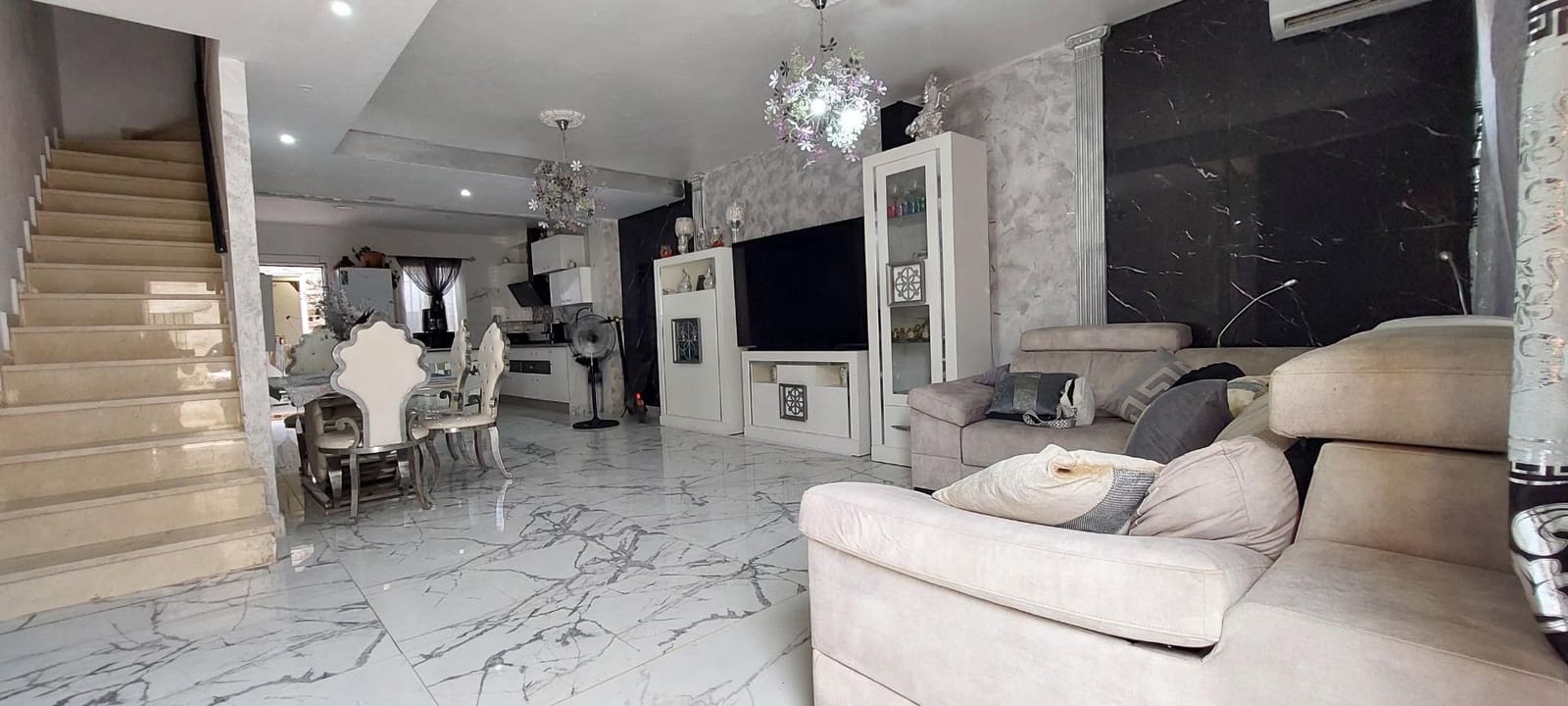 4 soveværelse Byhus til salg i Cordoba by - € 99.900 (Ref: 9701713)