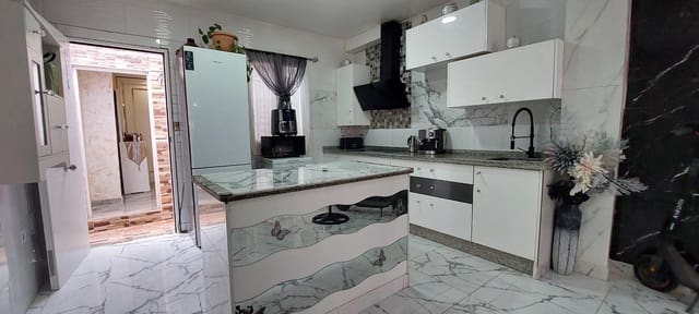 4 soveværelse Byhus til salg i Villarrubia, Córdoba by - € 99.900 (Ref: 9701713)