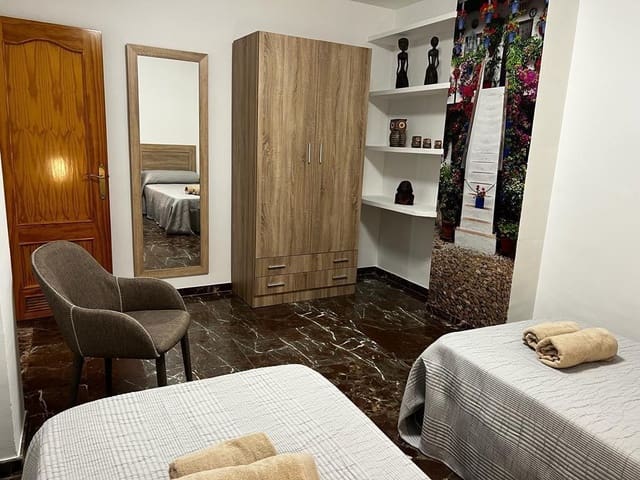 3 bedroom Apartment for sale in Centro, Córdoba city - € 199,999 (Ref: 9704942)